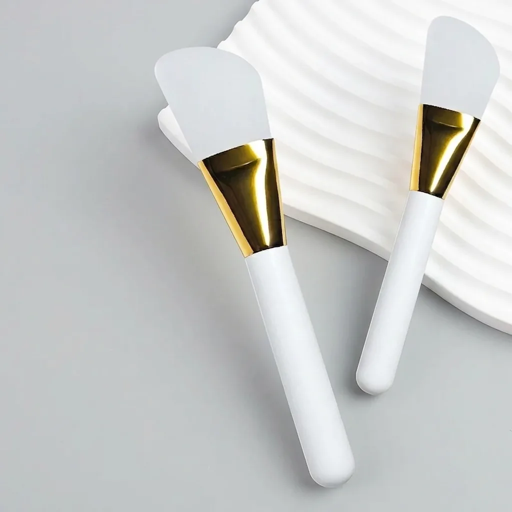 Ergonomic Angled Silicone Applicator