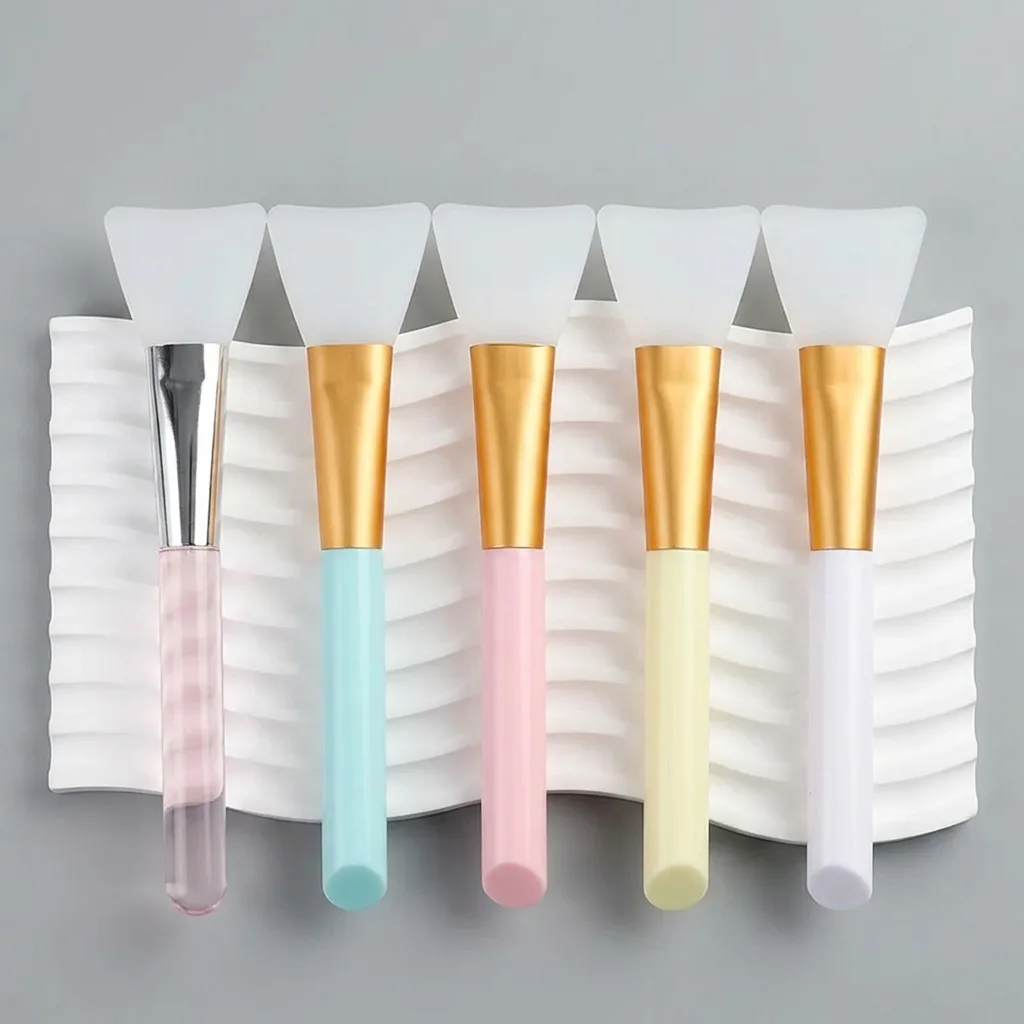 Precision Blade -Style Silicone Brush